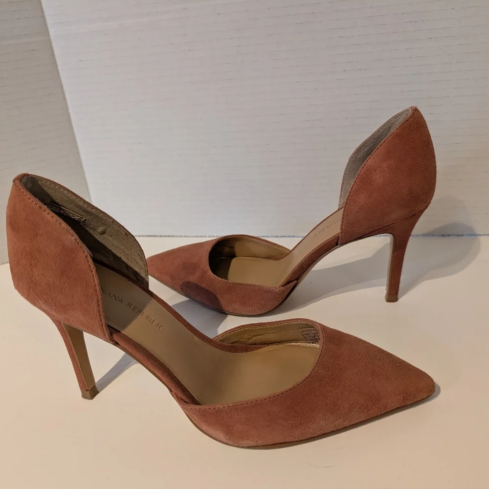 Banana Republic Womens Cafe Au Lait Brown Suede Heels Sz.6 - Picture 9 of 14